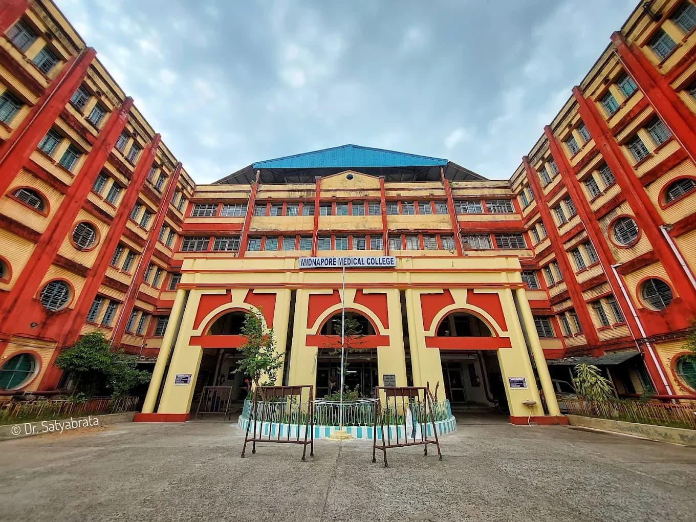 Midnapore Medical College main building