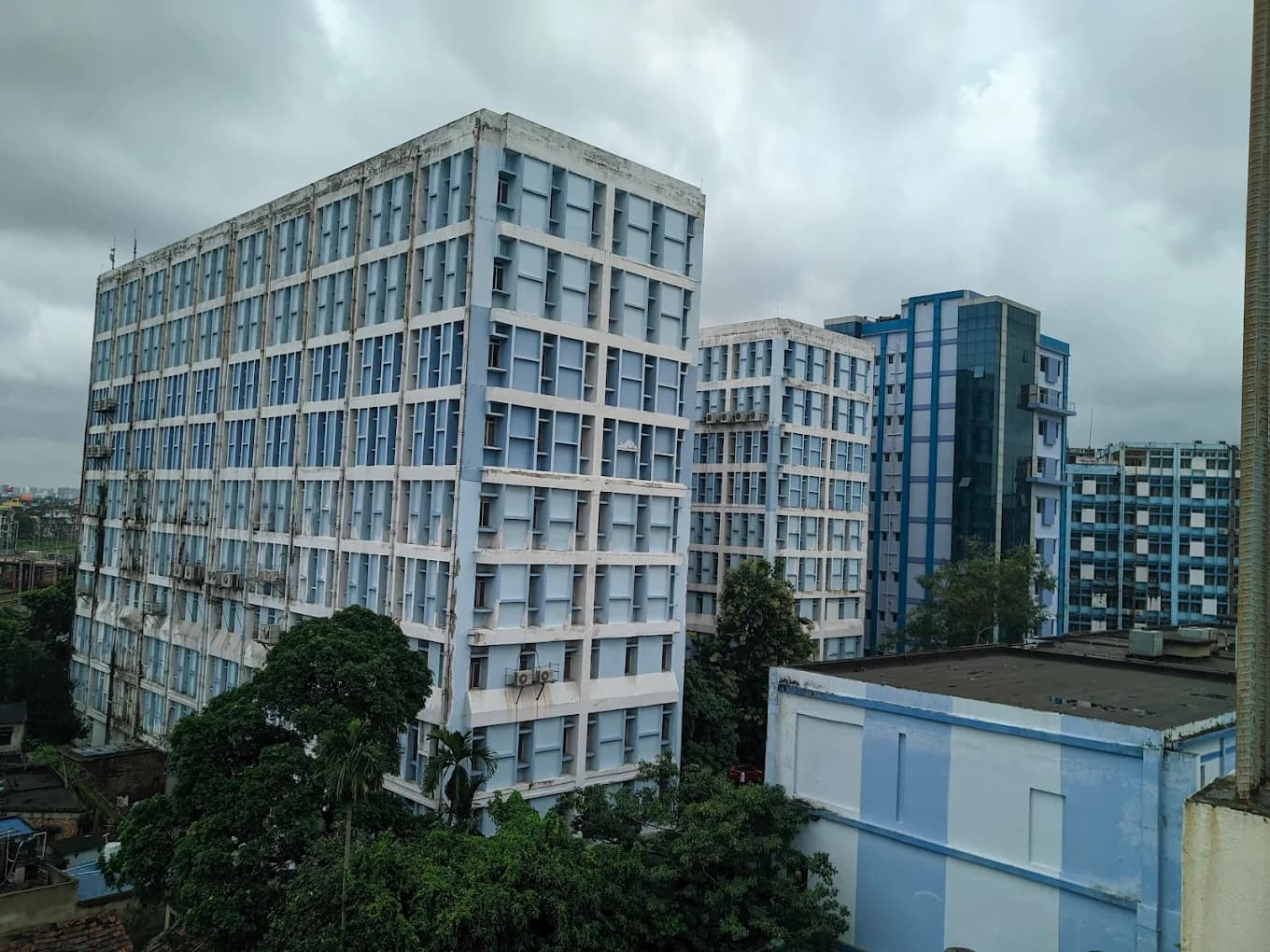 R.G. Kar Medical College main building